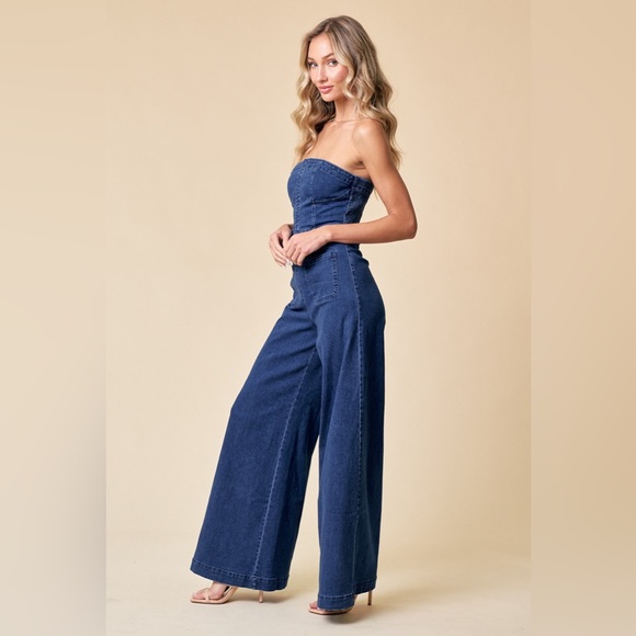 MID DENIM STRAPLESS WIDE LEG DENIM JUMPSUIT WITH POCKETS🤠 - Picture 3 of 9